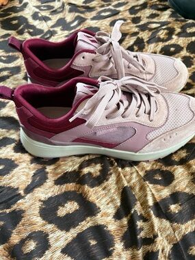 Skechers Women's Two-Tone Pink & Burgundy Lace-Up Sneakers